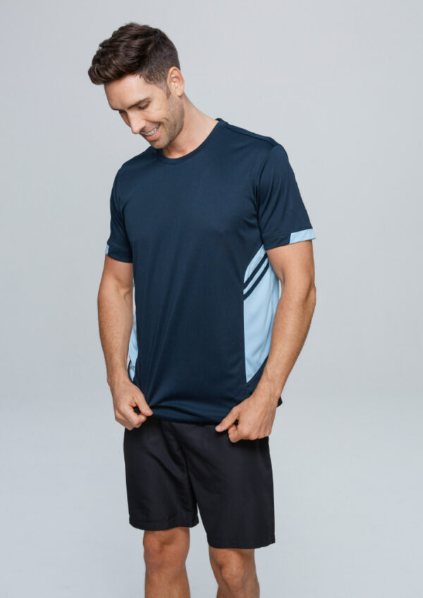 ap1211_worn_00.jpg
